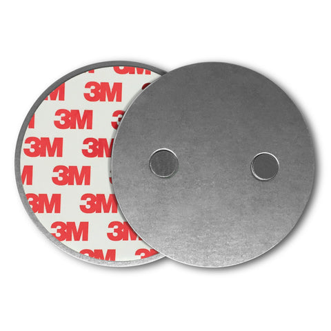 A self-adhesive plate that you fix to the ceiling and a self-adhesive magnetic plate that you attach to your smoke alarm. 